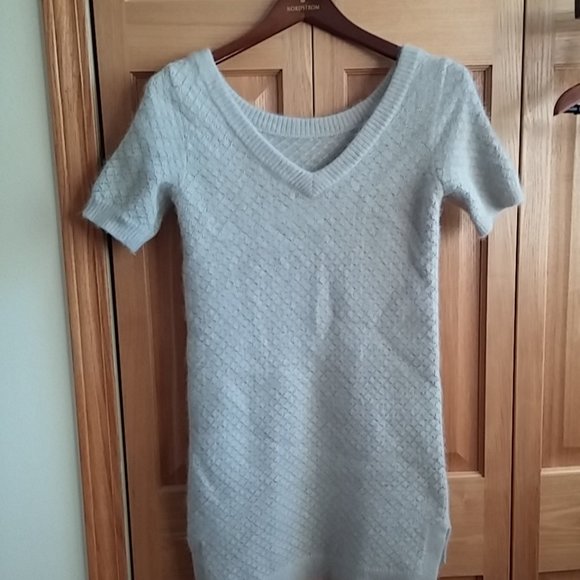 Marc By Marc Jacobs  Creamy / sliver wool blend short sleeve sweater  Sz XS - Picture 1 of 10